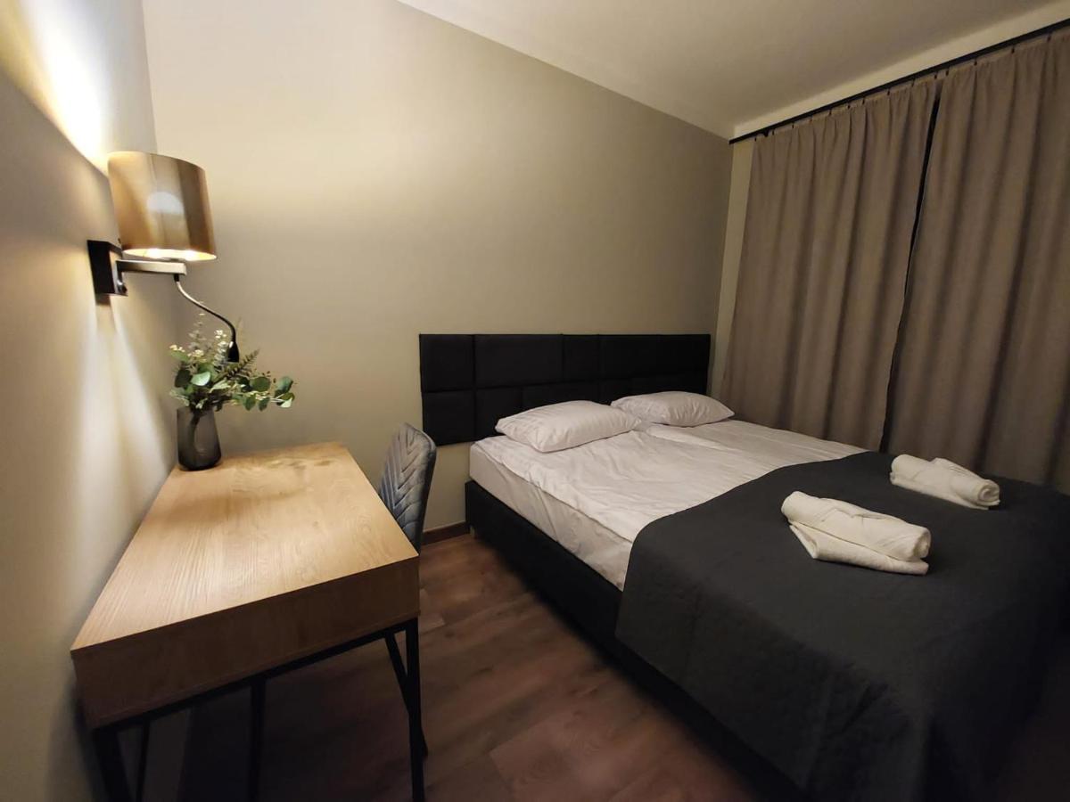 Spacious Two-Bedroom Apartment In The City Center Cracóvia Exterior foto