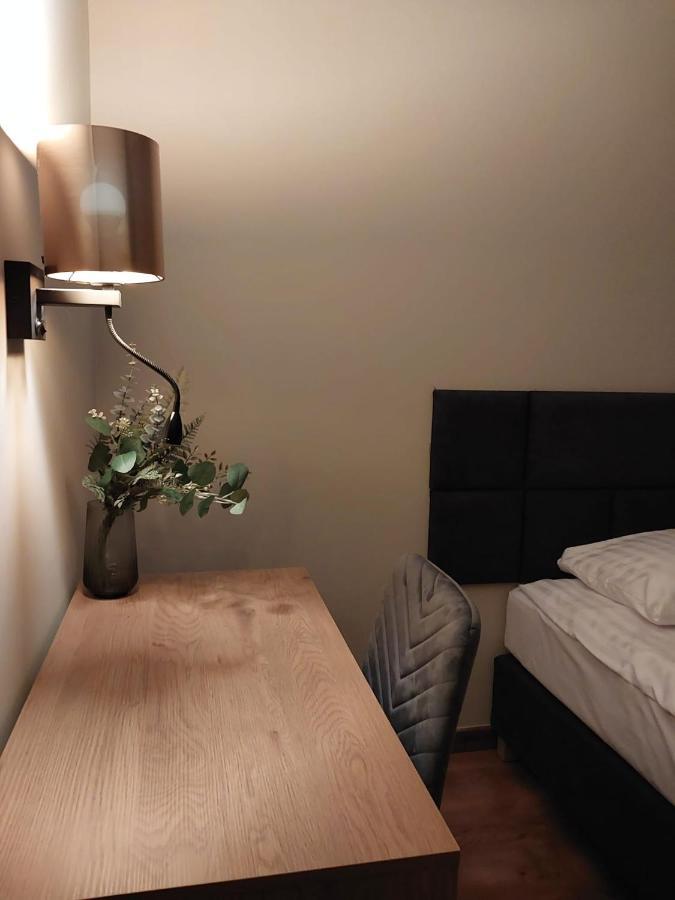 Spacious Two-Bedroom Apartment In The City Center Cracóvia Exterior foto
